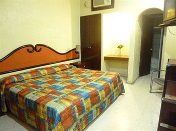 La Riviera Hotel
